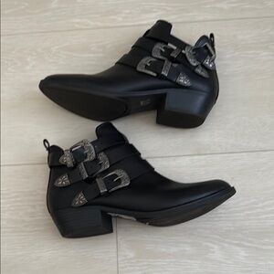 Report Black Ankle Booties with Buckle Straps